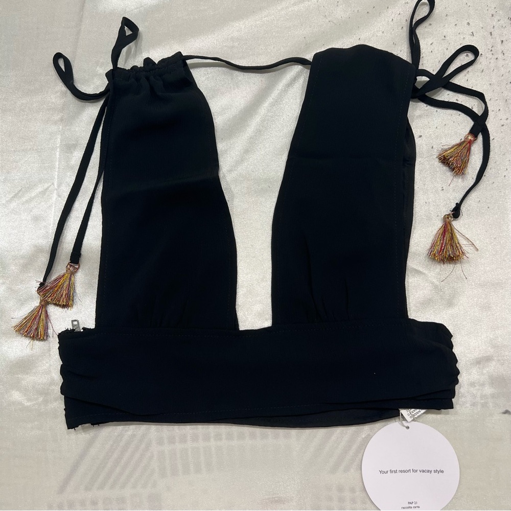 Neck drawstring shoulder black crop tank top